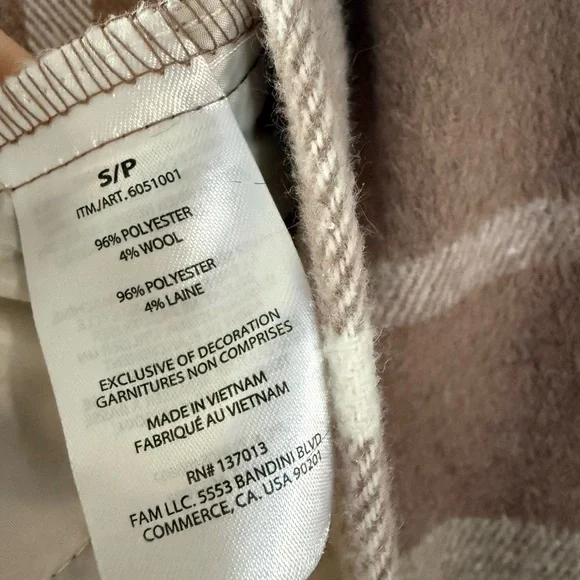 Banana Republic Tan and Cream Plaid Utility Jacket - Picture 3 of 9